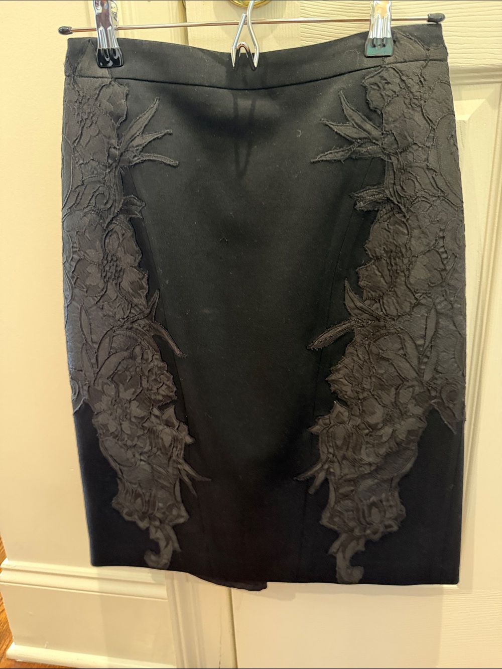 Elie Tahari Black Floral-Appliqué Pencil Skirt